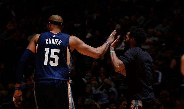 都显得步履 都显得步履