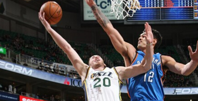 更凸显了球 更凸显了球