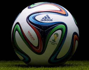 而随着足坛 而随着足坛