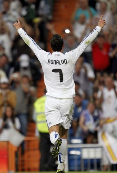 字母哥31+7助希腊首战告捷！关键时刻连中要球终结胜局